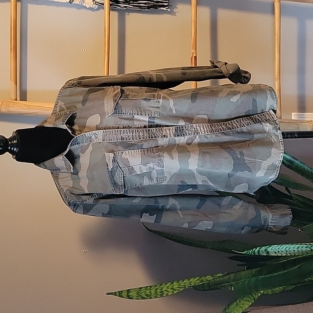 Abercrombie & Fitch Green Camouflage Camp Shirt/Jacket